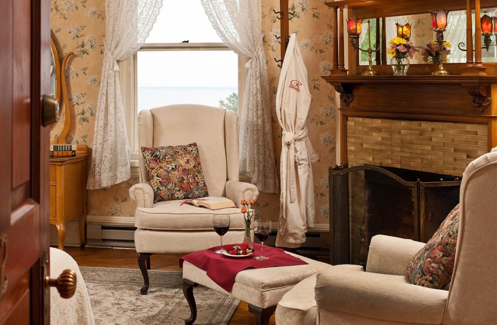 Bed and Breakfast Overlooking Madeline Island | Cozy Queen Room